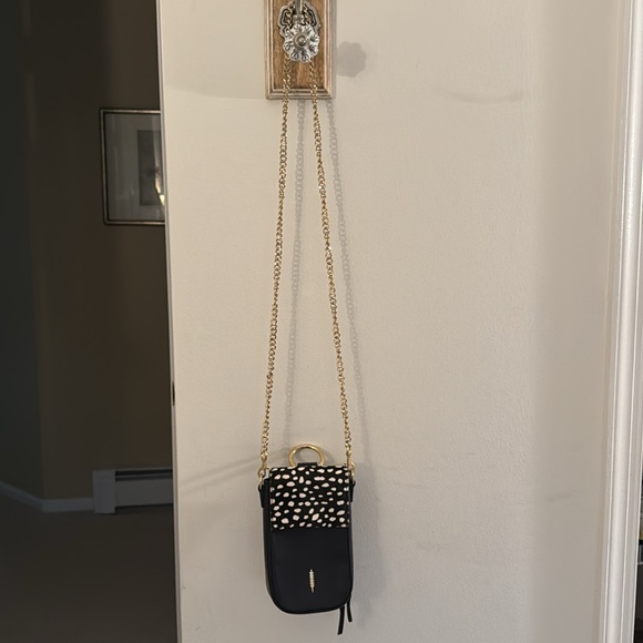Thacker Black Gold Chain Crossbody - Phone/ Wallet Bag in Great Condition - Picture 5 of 5